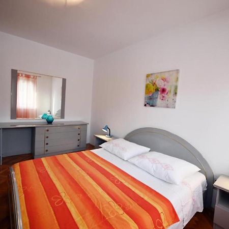 Apartments Mihovilovic - 50 M From Beach Slatine Bagian luar foto