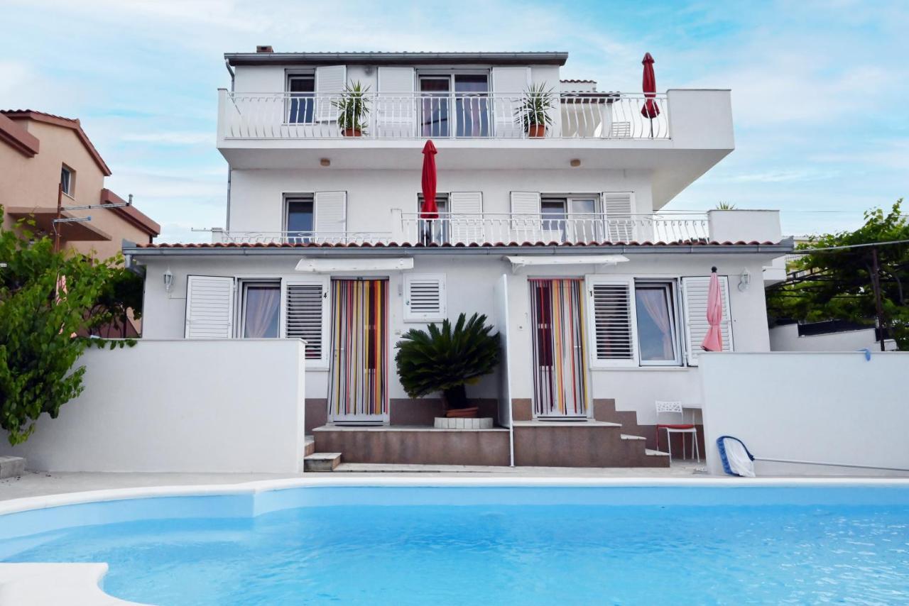 Apartments Mihovilovic - 50 M From Beach Slatine Bagian luar foto