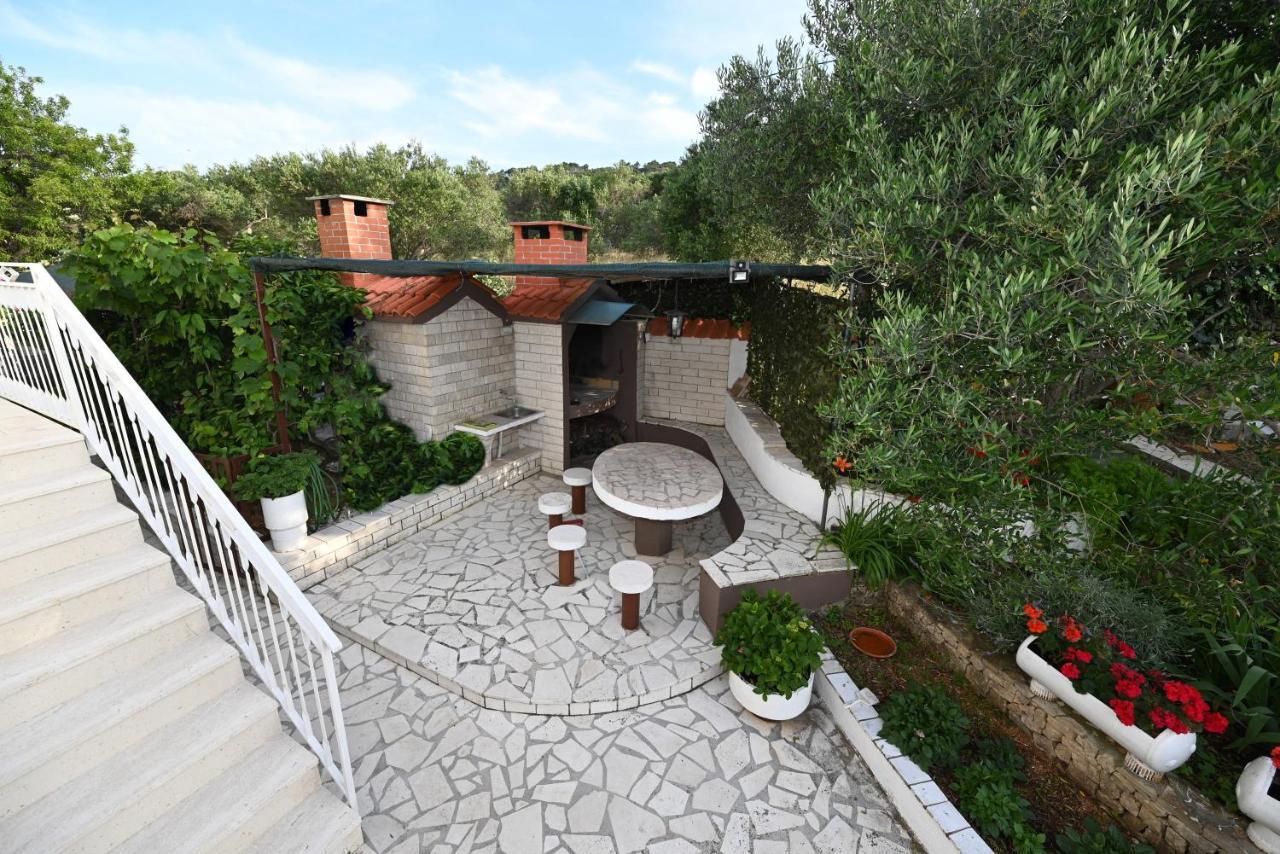 Apartments Mihovilovic - 50 M From Beach Slatine Bagian luar foto
