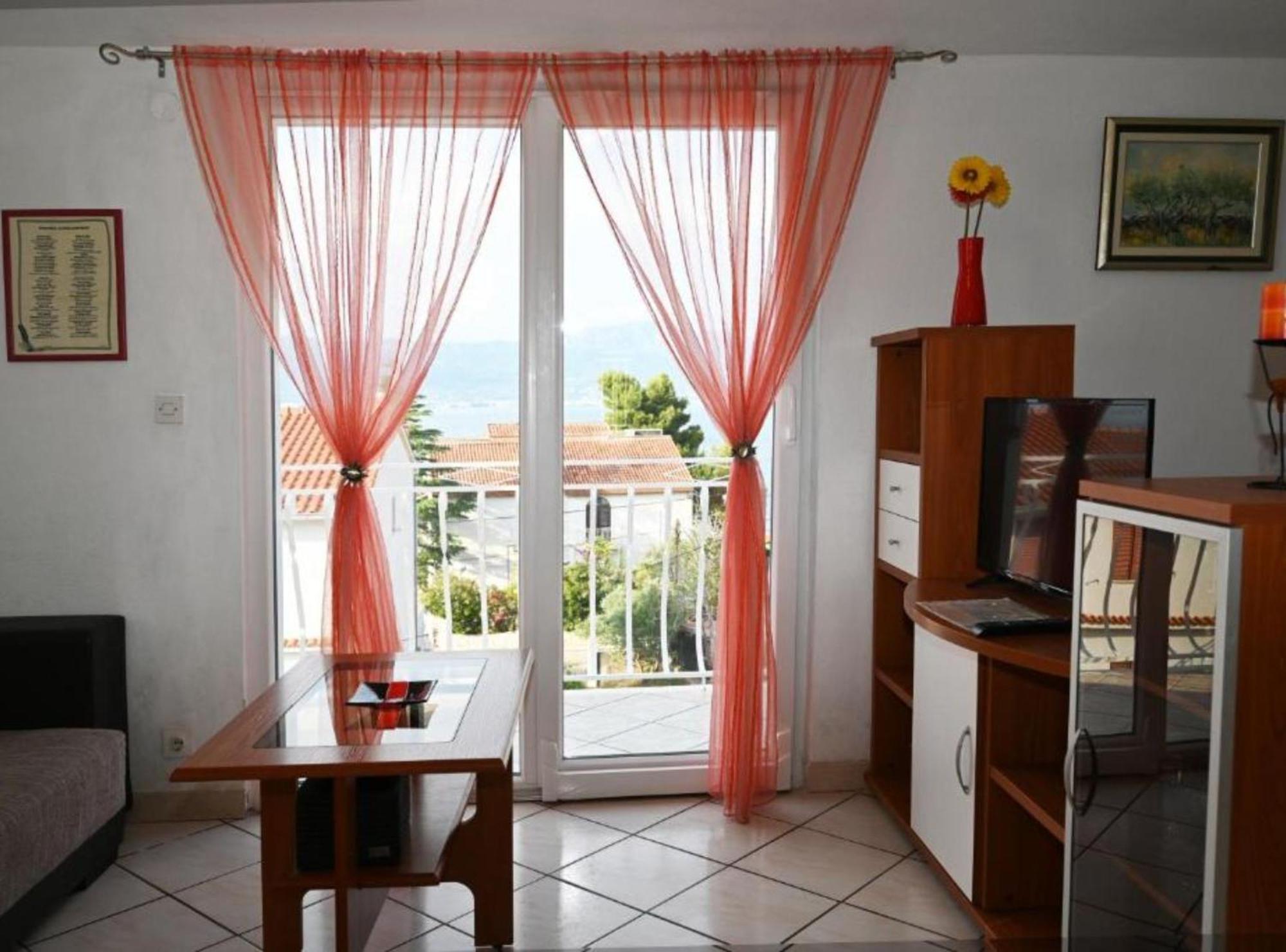 Apartments Mihovilovic - 50 M From Beach Slatine Bagian luar foto