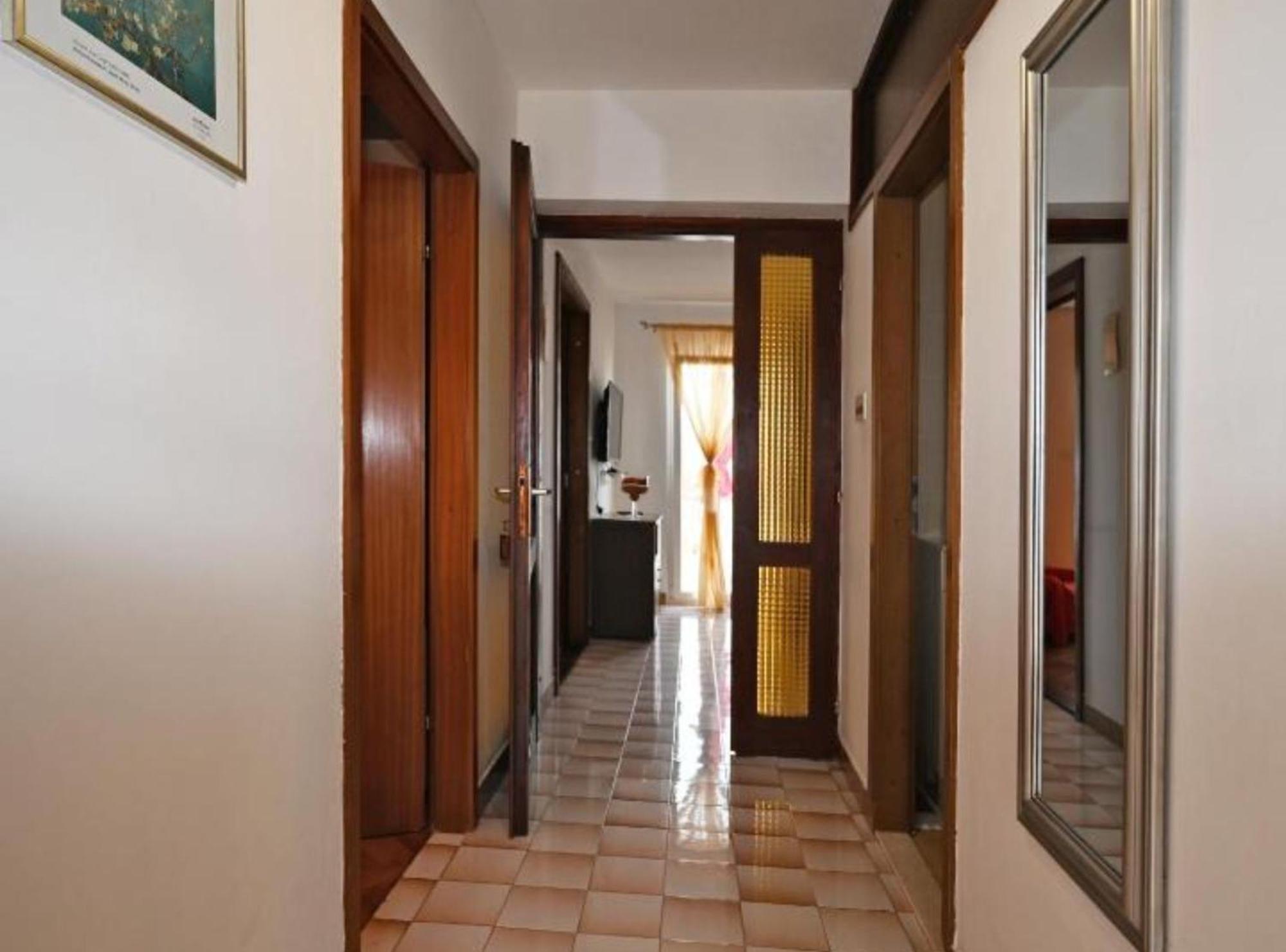 Apartments Mihovilovic - 50 M From Beach Slatine Bagian luar foto