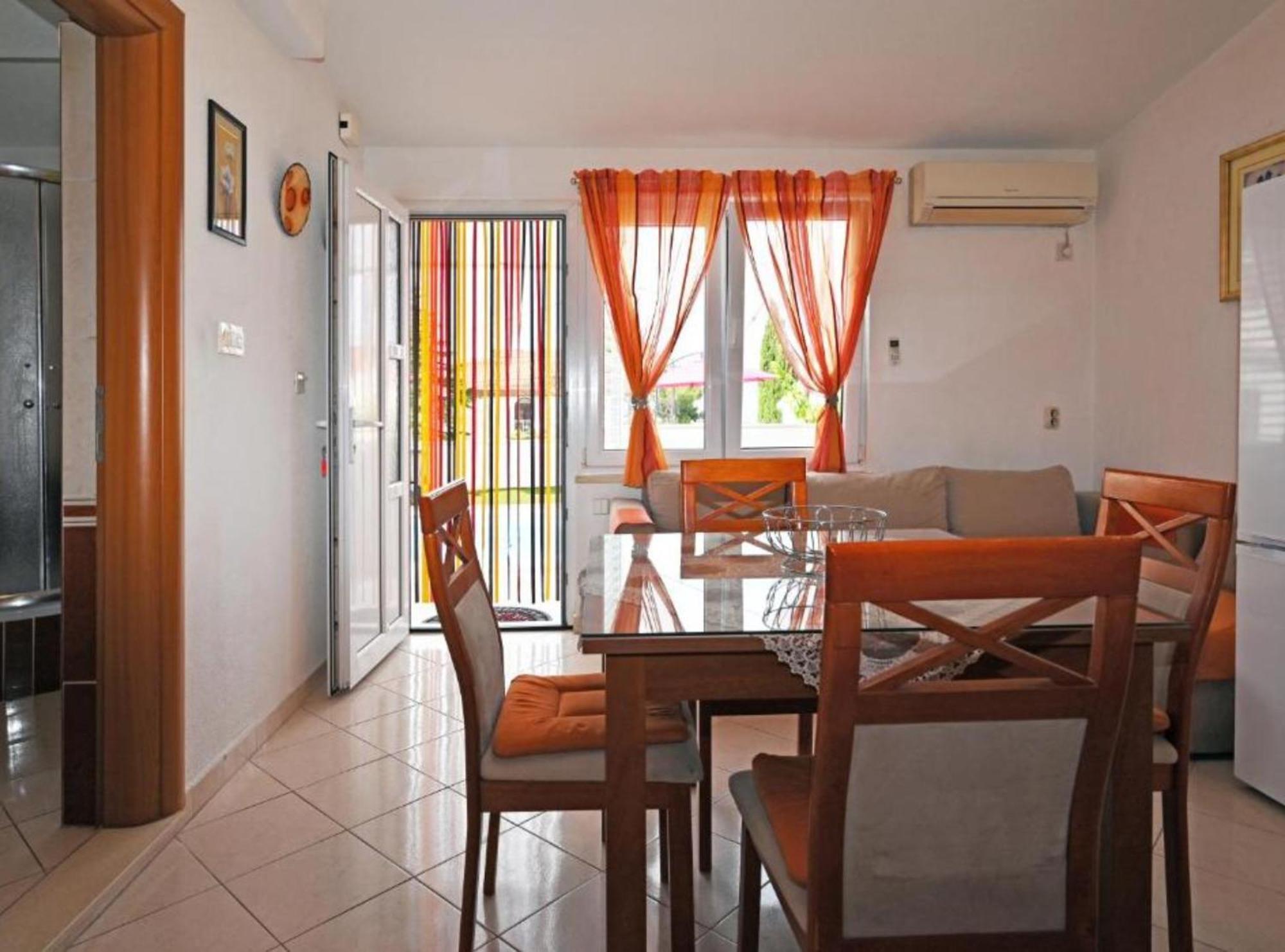 Apartments Mihovilovic - 50 M From Beach Slatine Bagian luar foto