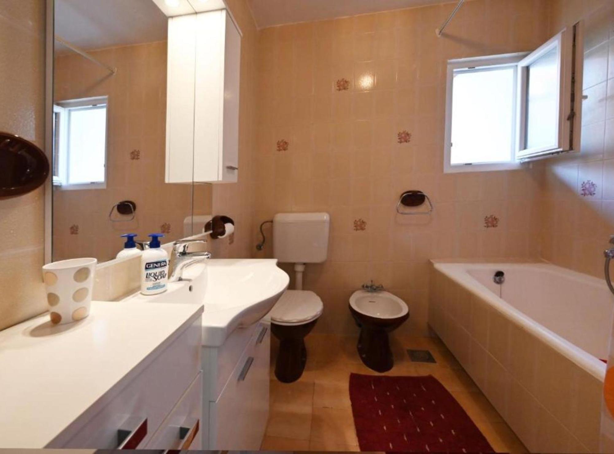 Apartments Mihovilovic - 50 M From Beach Slatine Bagian luar foto