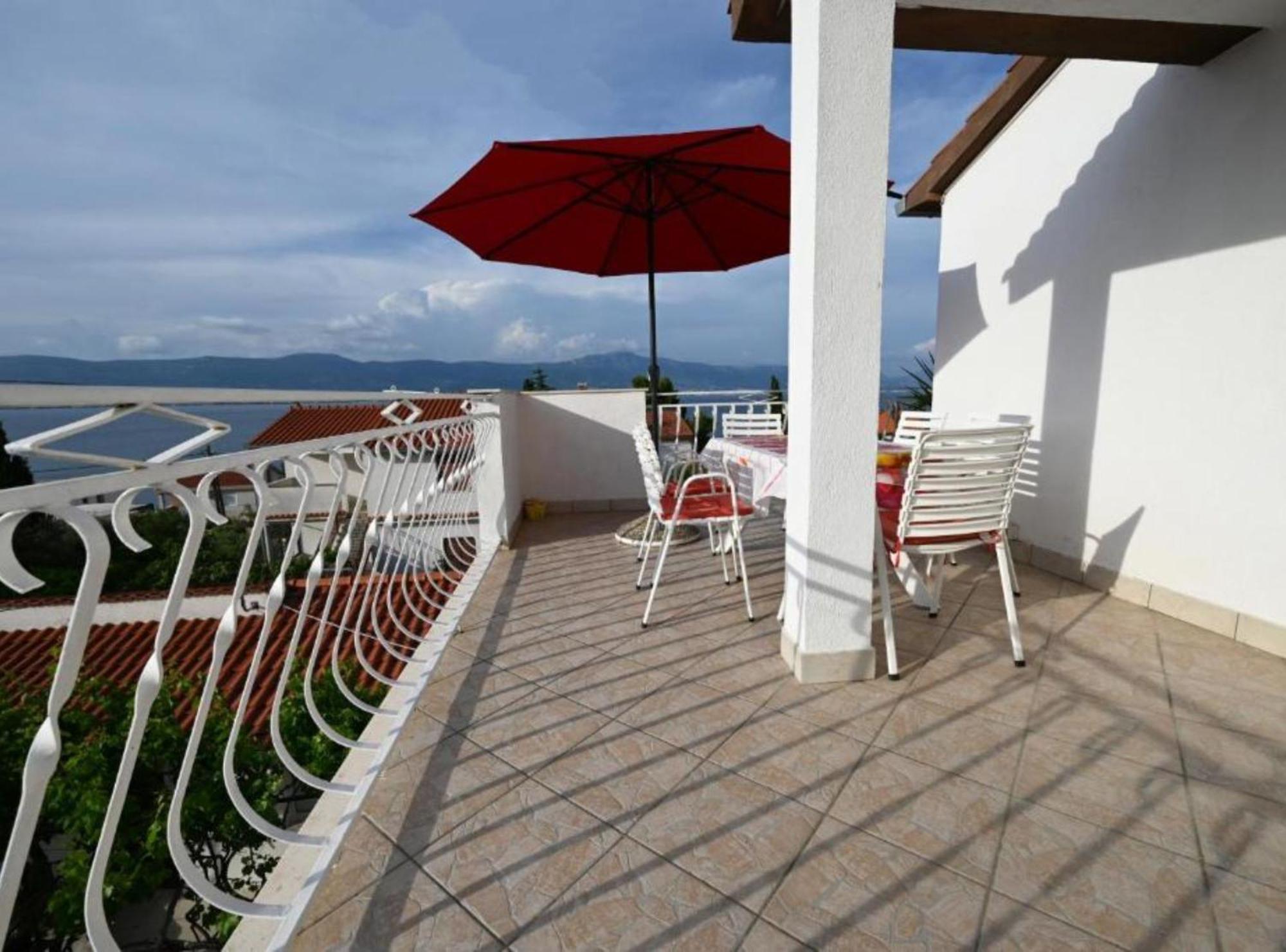 Apartments Mihovilovic - 50 M From Beach Slatine Bagian luar foto