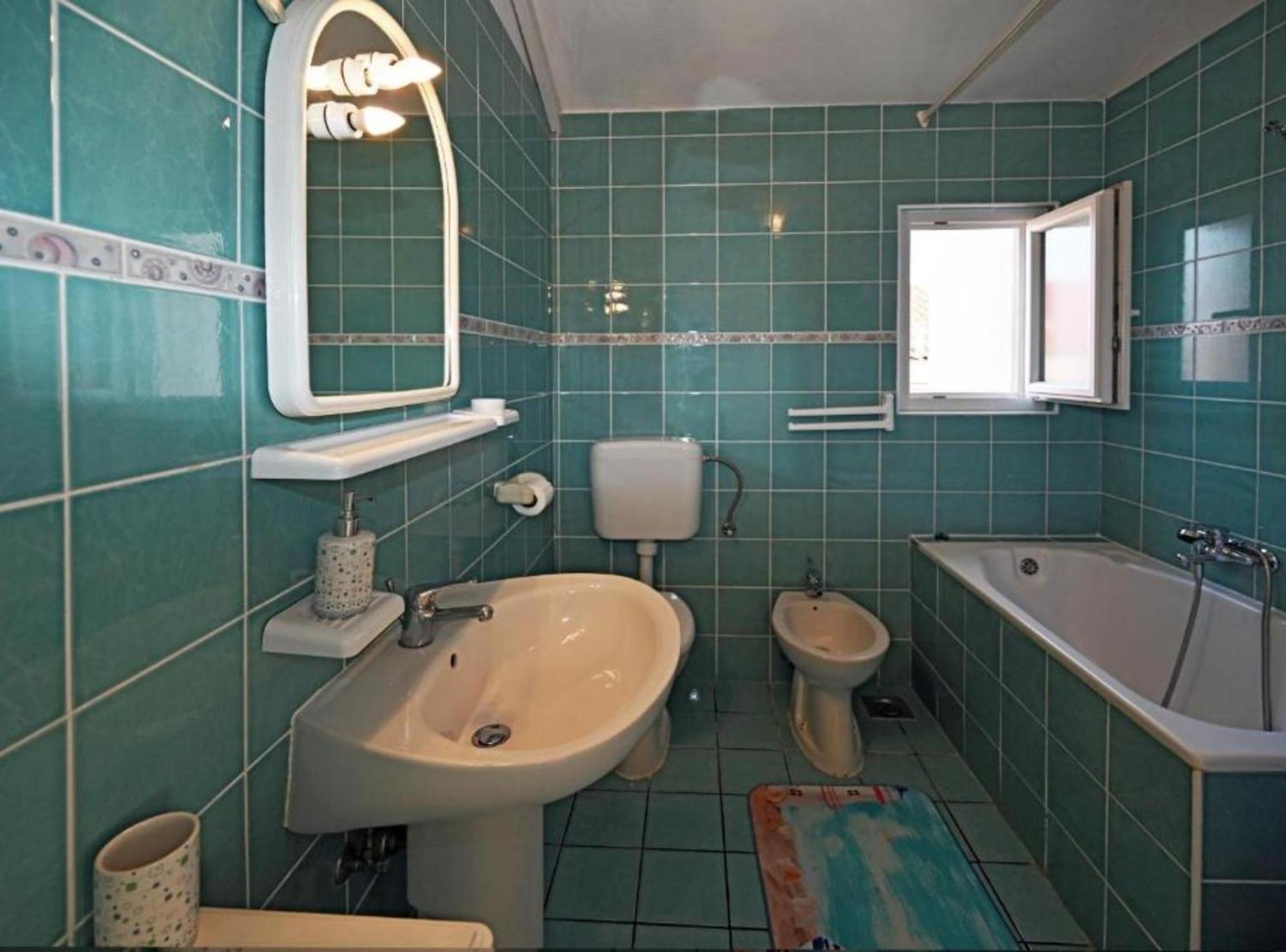 Apartments Mihovilovic - 50 M From Beach Slatine Bagian luar foto