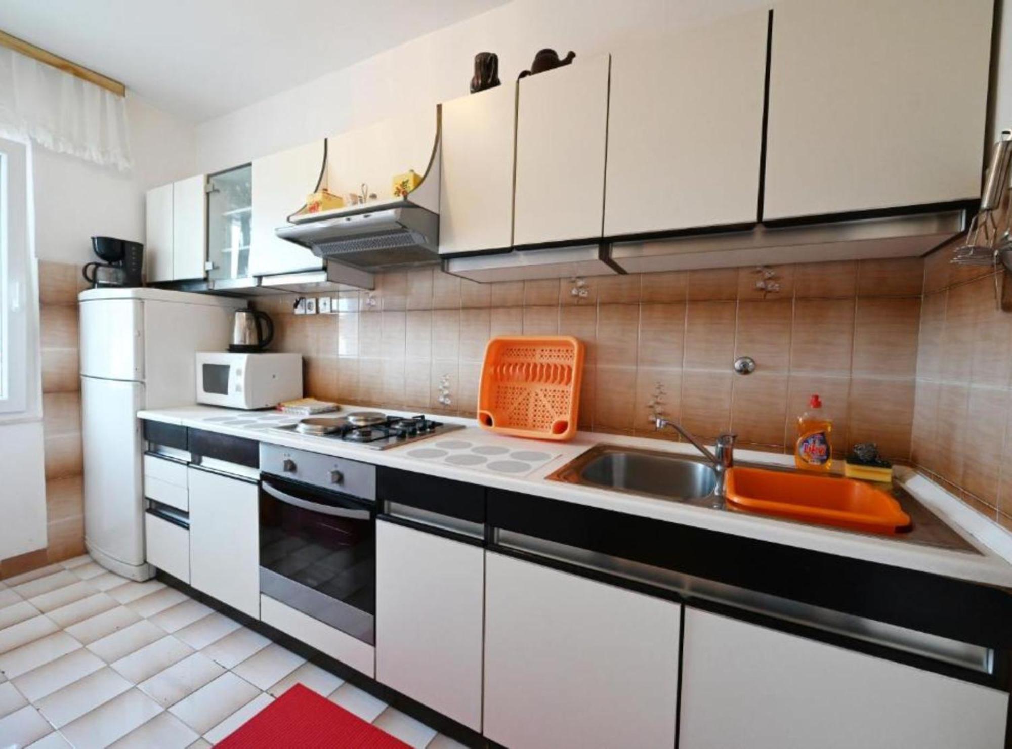 Apartments Mihovilovic - 50 M From Beach Slatine Bagian luar foto