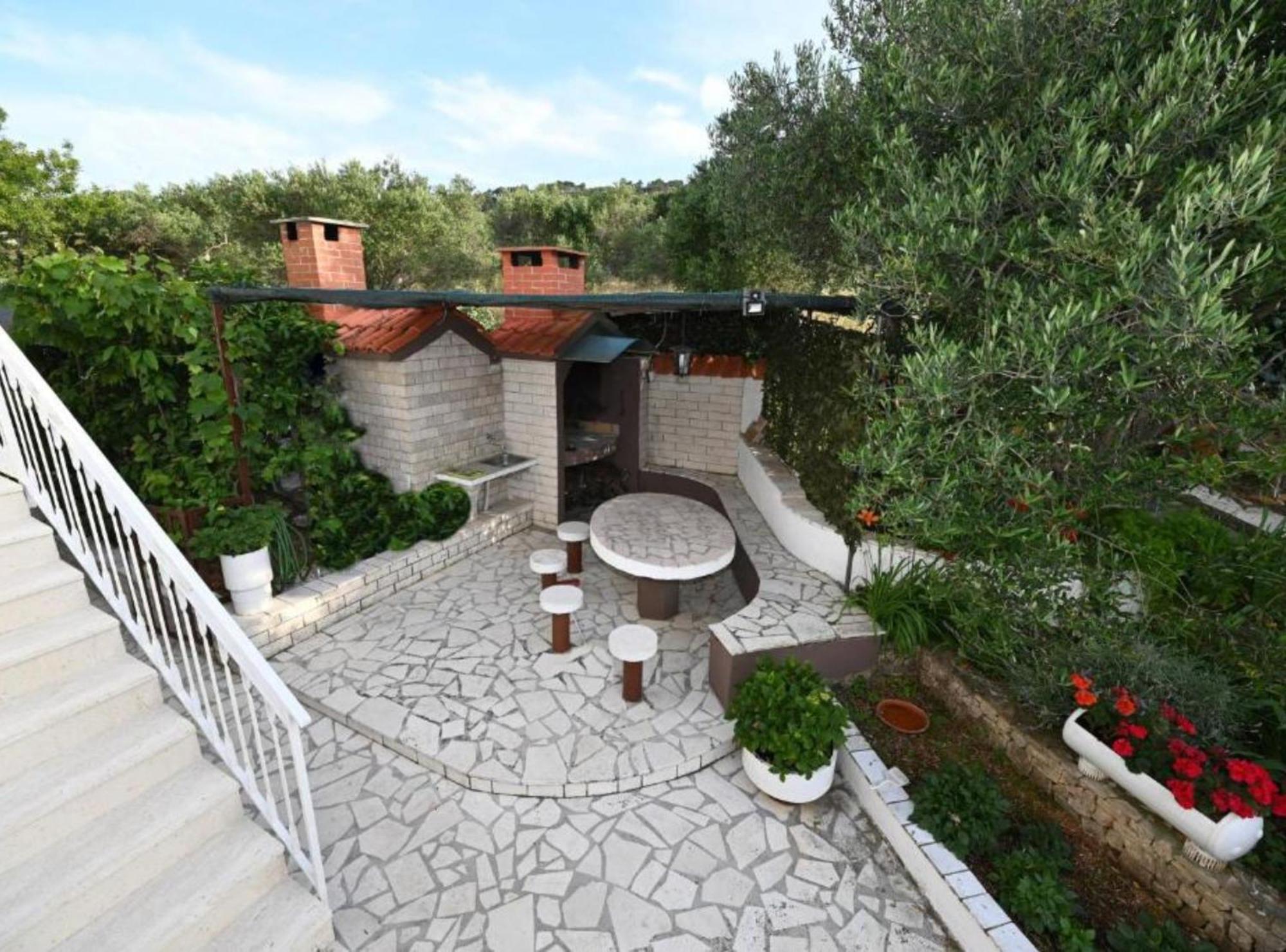 Apartments Mihovilovic - 50 M From Beach Slatine Bagian luar foto