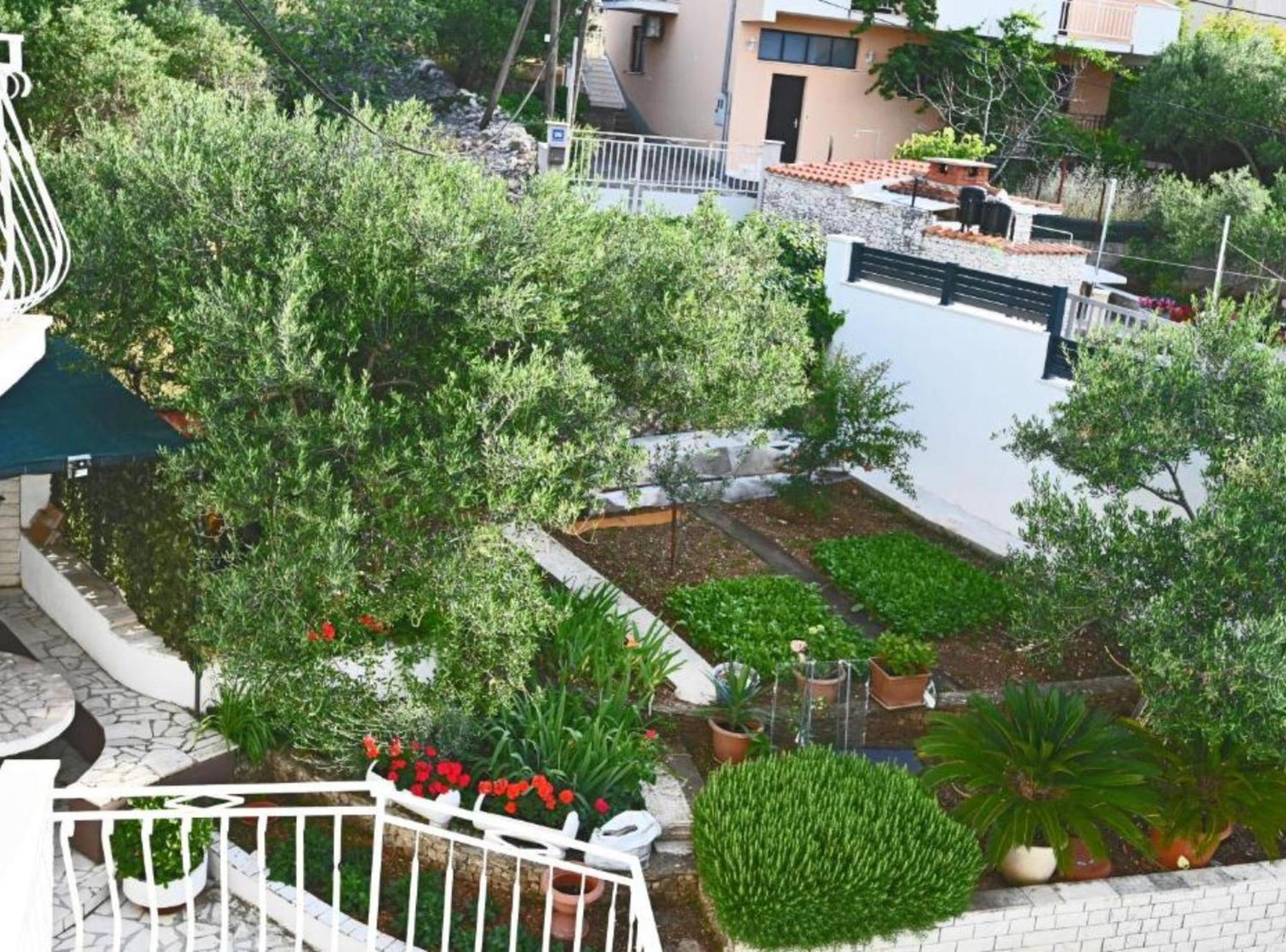 Apartments Mihovilovic - 50 M From Beach Slatine Bagian luar foto