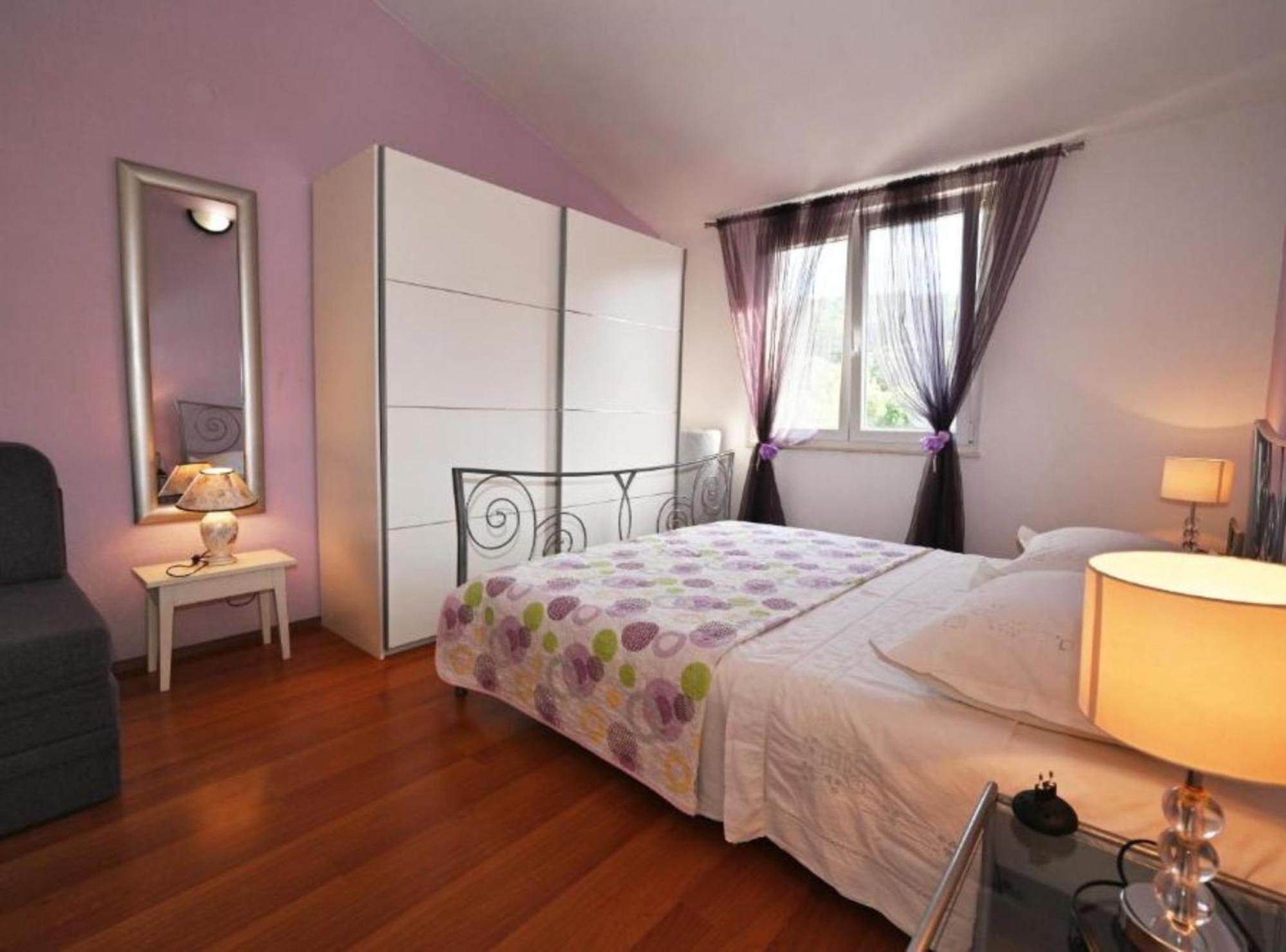 Apartments Mihovilovic - 50 M From Beach Slatine Ruang foto